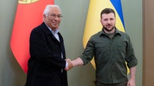 Imagem de Zelensky pede em Davos «sanções máximas» contra a Rússia