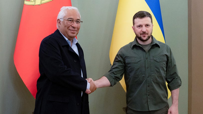 Imagem de Zelensky pede em Davos «sanções máximas» contra a Rússia