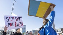 Imagem de UE concretiza exclusão de 7 bancos russos do sistema SWIFT