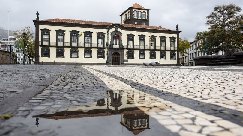 Imagem de Covid-19: Câmara do Funchal espera concluir desinfeção à SocioHabita esta quarta-feira