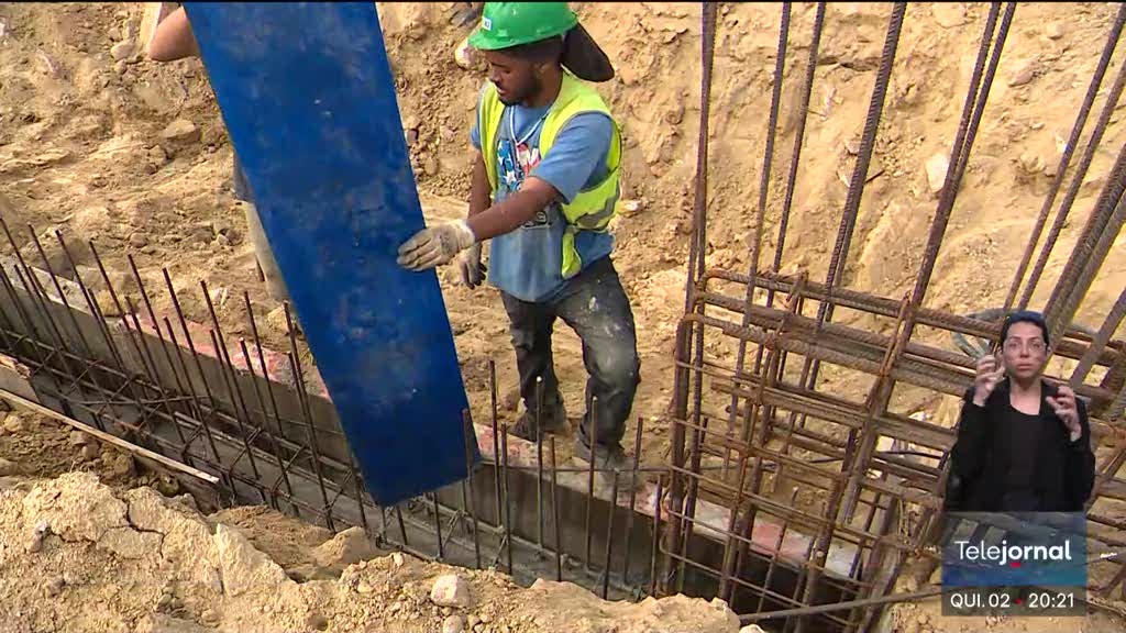 Imagem de Onda de calor. Trabalhadores não pararam nas horas mais quentes