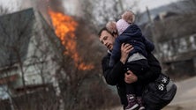 Imagem de Seis civis, incluindo duas crianças, feridos em ataque russo em Zaporijia