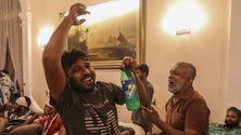 Imagem de Presidente do Sri Lanka foge da residência oficial antes de ser invadida por manifestantes