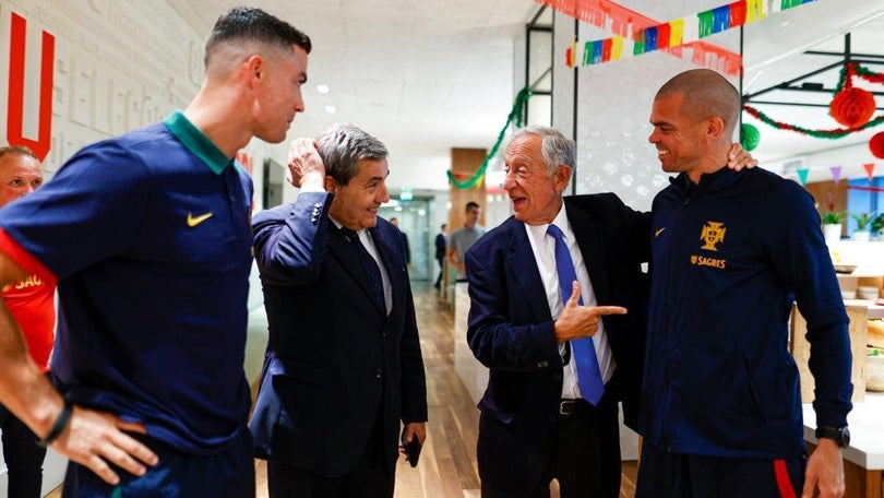 Imagem de Marcelo Rebelo de Sousa jantou com a seleção portuguesa de futebol