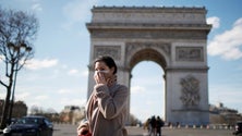 Imagem de Covid-19: Quase 2.300 novos casos em 24 horas em França