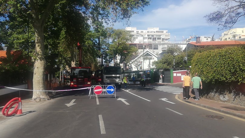 Imagem de Trânsito condicionado na Estrada Monumental