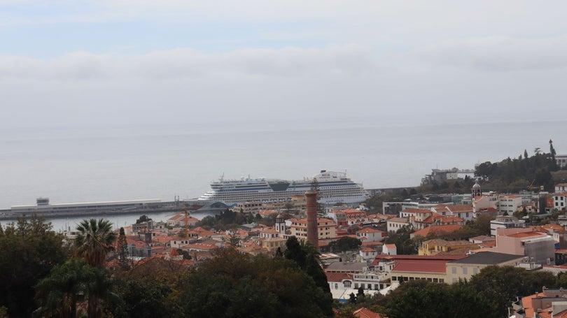 AIDAbella de regresso ao Porto do Funchal