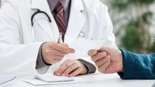 Imagem de Médico detido por corrupção e recebimento indevido de vantagem
