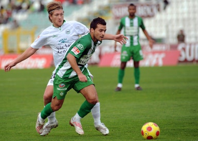 O setubalense Bruno Gama leva a melhor sobre Godeméche