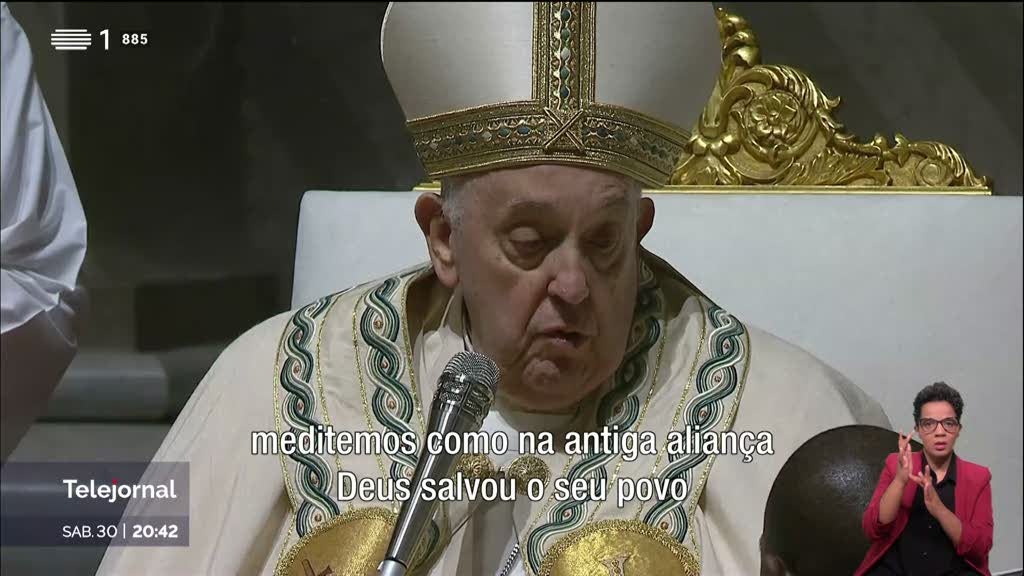 Papa Francisco cumpriu presença na Vigila Pascal no Vaticano