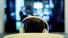 Imagem de Problemas de sono nos adolescentes podem ser resolvidos com menos ecrãs à noite