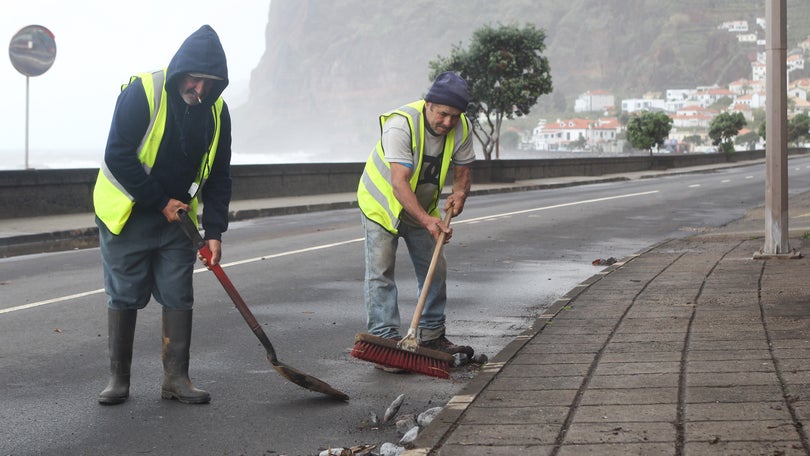 Imagem de Quatro estradas regionais encerradas e 18 condicionadas devido ao mau tempo