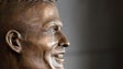 Imagem de Escultor do busto de CR7 reage às críticas