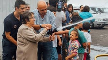 Imagem de Conta Solidária dos incêndios vai equipar população com kits de Proteção Civil