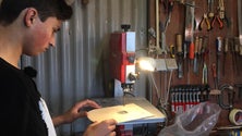 Imagem de Jovem constrói instrumentos tradicionais (vídeo)