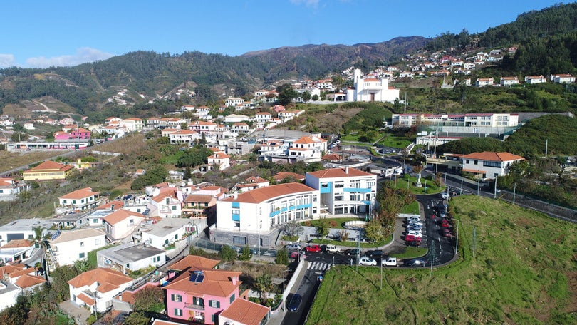 Suspeita de fogo posto em incêndio que consumiu casa desabitada em Câmara de Lobos