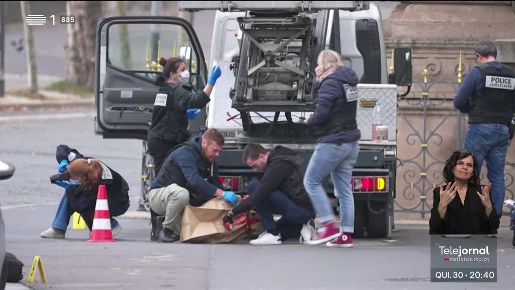 Detidos mais 5 suspeitos de envolvimento no assalto ao Louvre