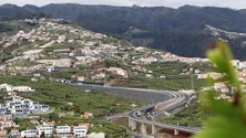 Imagem de Dois trabalhadores com ferimentos graves após despiste em túnel na Madeira