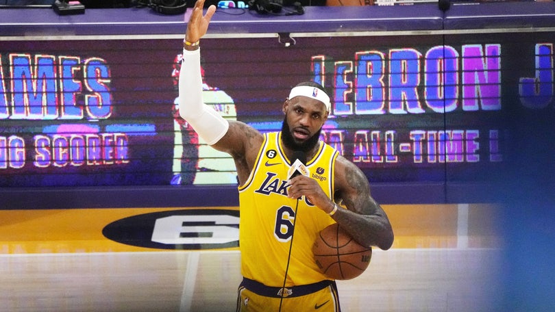 Imagem de LeBron James torna-se no melhor marcador de sempre da NBA