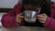 Imagem de Famílias pedem ajuda à Câmara de Santa Cruz para pagar contas