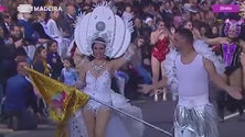 Imagem de Carnaval. Grupo Dance Flavour encerrou o cortejo com a “Fantasia da Pérola do Atlântico” (Vídeo)