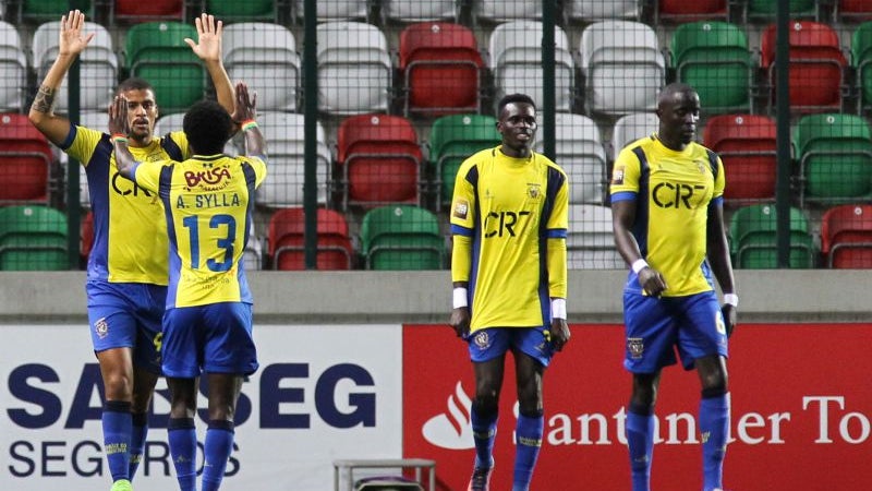 Imagem de Sete equipas tentam escapar ao último lugar de descida na II Liga