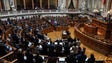 PS e PSD trocam acusações no parlamento sobre problemas na educação