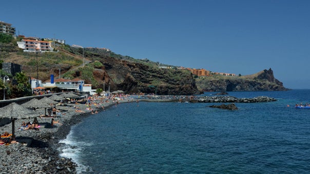 Imagem de Turista sofreu paragem cardiorrespiratória na Praia dos Reis Magos