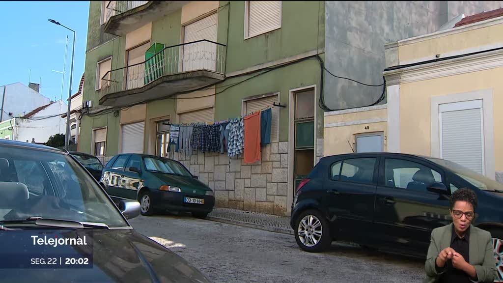 Homem encontrado morto em casa 33 horas depois de ligar ao INEM