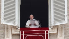 Imagem de Papa apela ao acolhimento dos refugiados