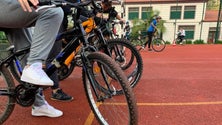 Imagem de 103 alunos em ação sobre mobilidade sustentável