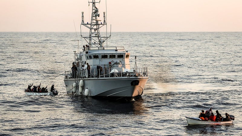 Imagem de Barco patrulha português ajuda no resgate de 96 migrantes