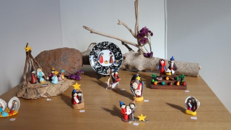 Imagem de Presépios em miniatura no Espaço do Artesão