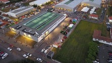 Imagem de Reabriu a Praça do Gado, na ilha Terceira, com afluência reduzida (Vídeo)