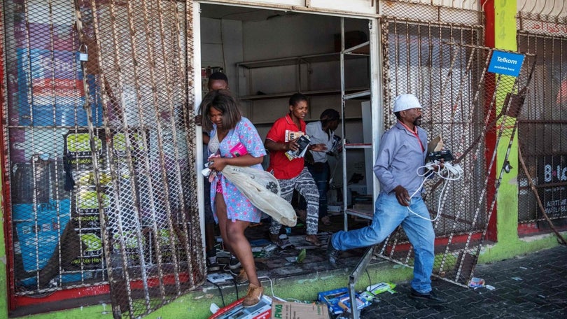 Imagem de Conselheiro madeirense insta polícia sul-africana a prevenir criminalidade