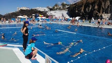 Imagem de Lido dá `Maior Aula de Natação do Mundo` a pensar na segurança das crianças e jovens