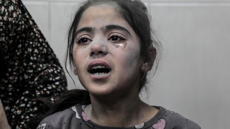 Imagem de Ataque aéreo israelita mata 500 pessoas em hospital da Cidade de Gaza