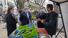 Imagem de Ajuda aos agricultores (vídeo)