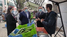 Ajuda aos agricultores (vídeo)