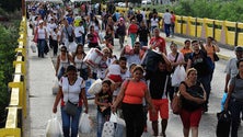 Imagem de Um milhão de venezuelanos cruzaram a fronteira com a Colômbia para fugir da crise