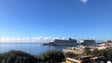 Imagem de Porto do Funchal com dois navios que trazem quase 9 500 pessoas