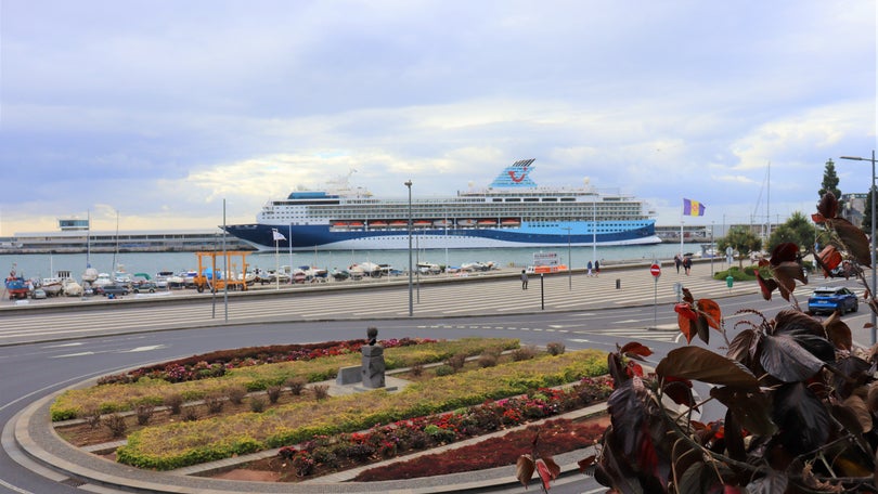 «Marella Explorer» traz 2616 pessoas ao Funchal