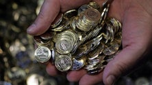 Imagem de Euro recua para mínimos de 20 meses