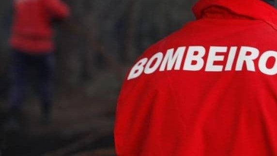 Bombeiros encontram corpo em decomposição no Caniço