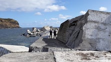 Imagem de Bem sucedida a limpeza da bacia do Porto das Lajes, diz Croca Favinha (Vídeo)