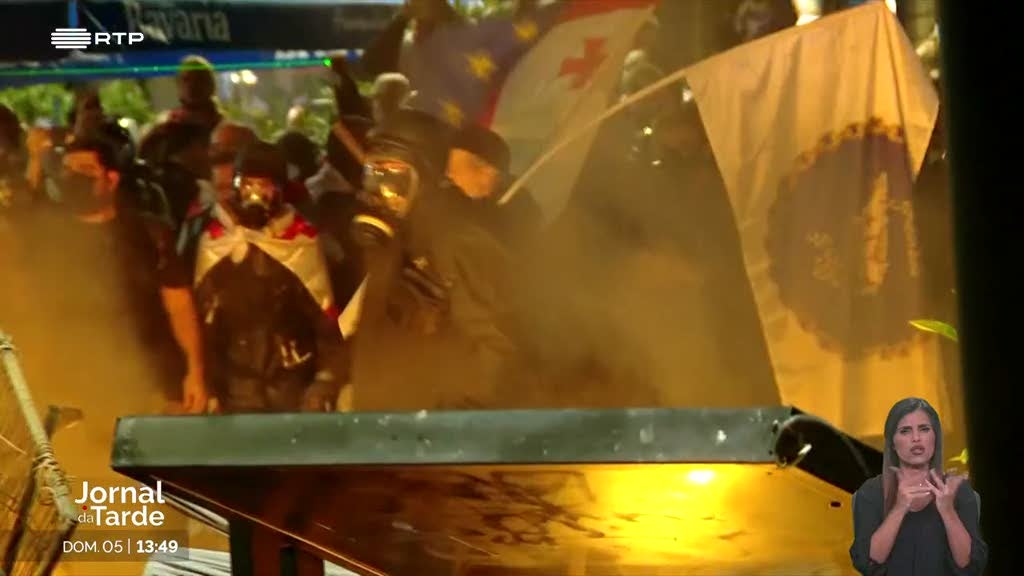 Confrontos na Geórgia. Canhões de água e gás lacrimogéneo dispersam manifestantes