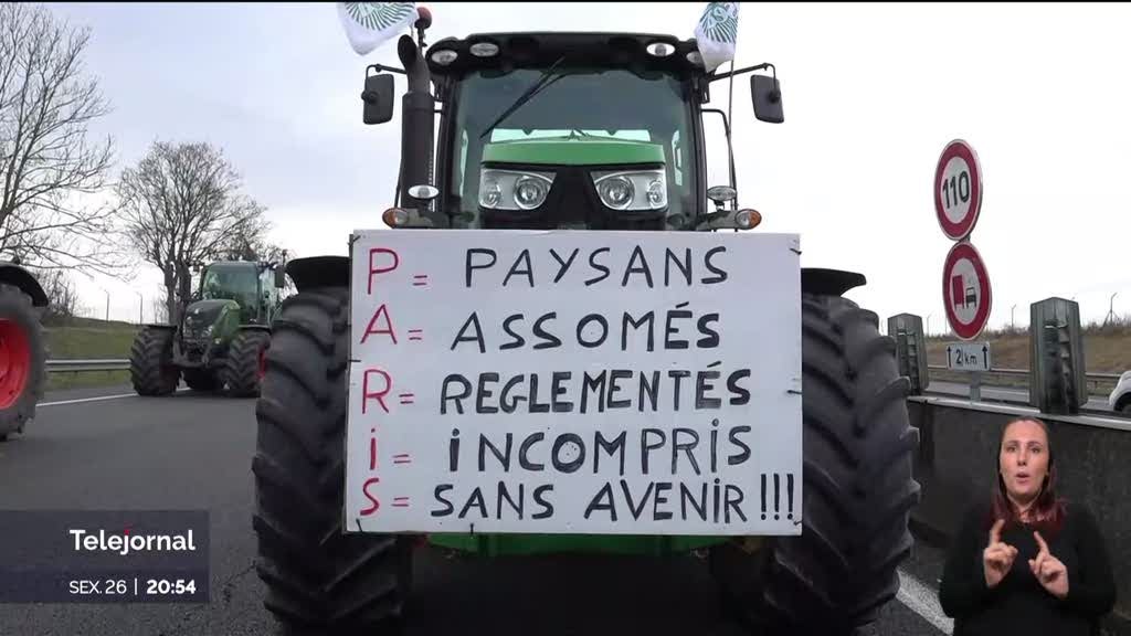 Protestos em França. Primeiro-ministro reuniu-se com os agricultores