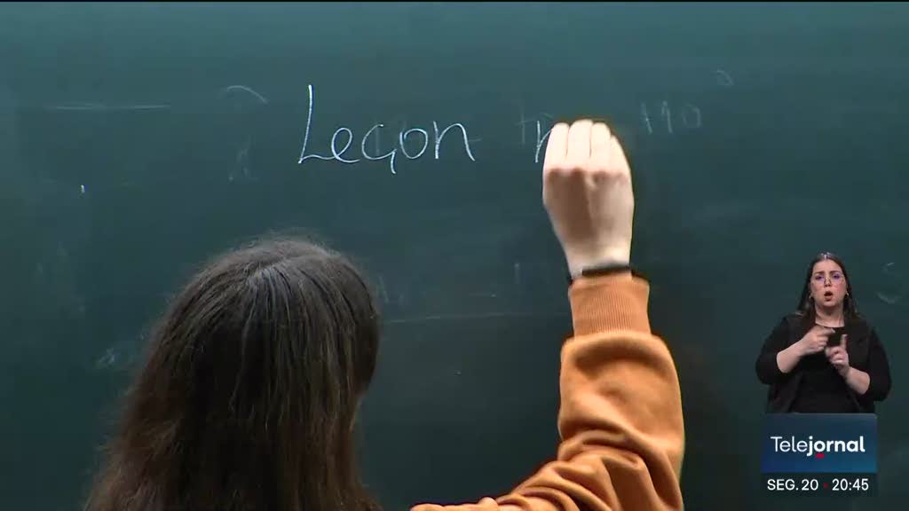 Ministério quer concurso externo e contínuo de contratação de professores