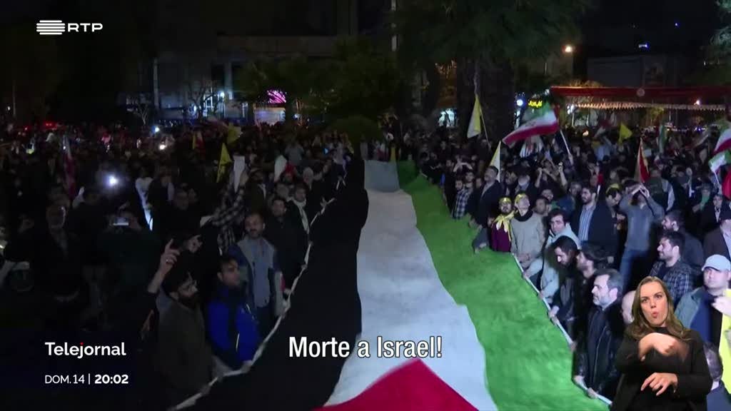 Iranianos saíram à rua para celebrar o ataque a Israel