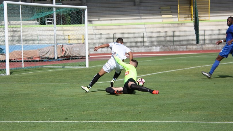 Nacional vence Estoril-Praia